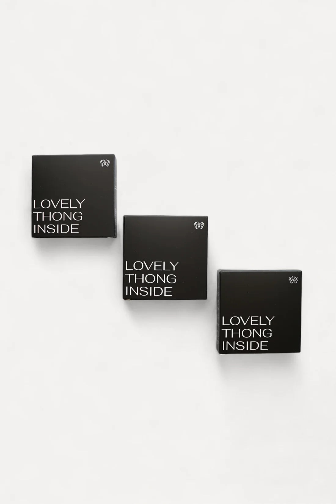 Bezszwowe stringi INVISIBLE nude 3-pak