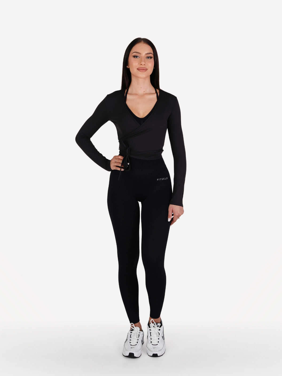 Zestaw 3-częściowy: legginsy + biustonosz ICONIC + top wiązany PILATES ERA black